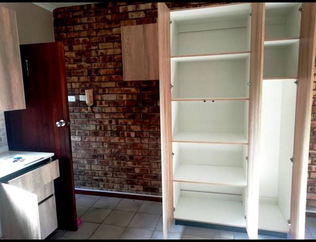 2 BEDROOM APARTMENT FOR SALE IN FREELAND PARK